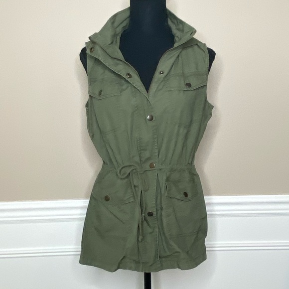 Mudd Jackets & Blazers - MUDD Women’s Hooded Cargo Vest, Size Large, Green
